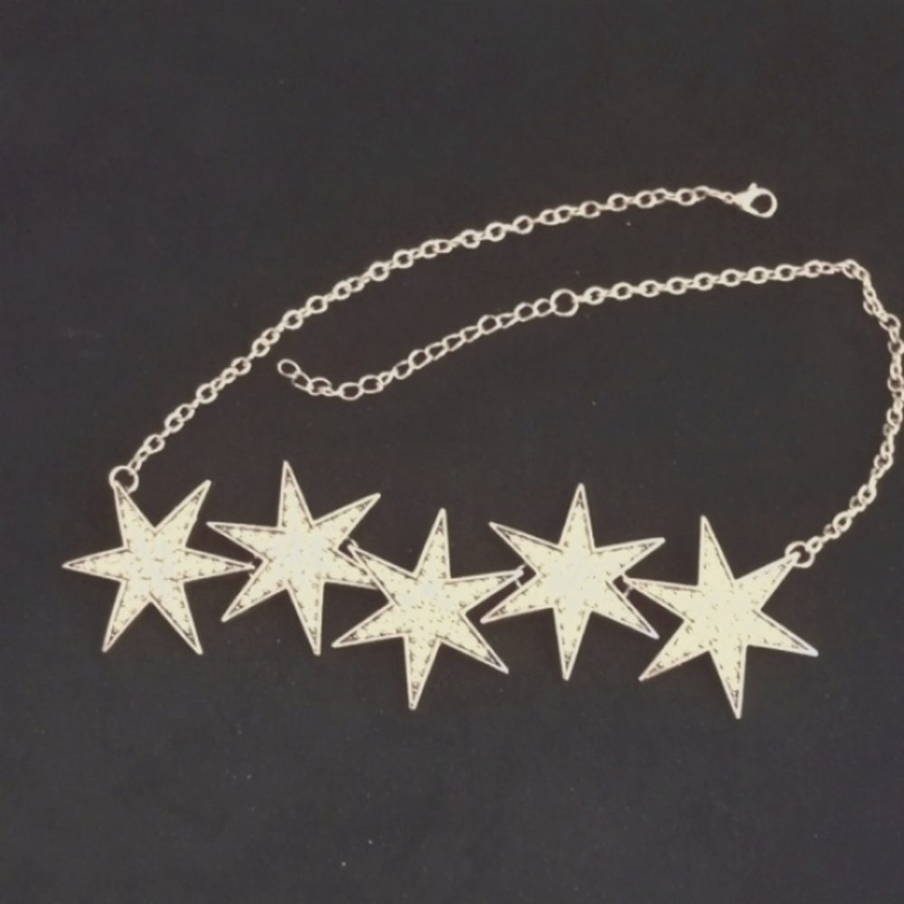 Silver Tone, Metal Rhinestone Star Necklace, New.